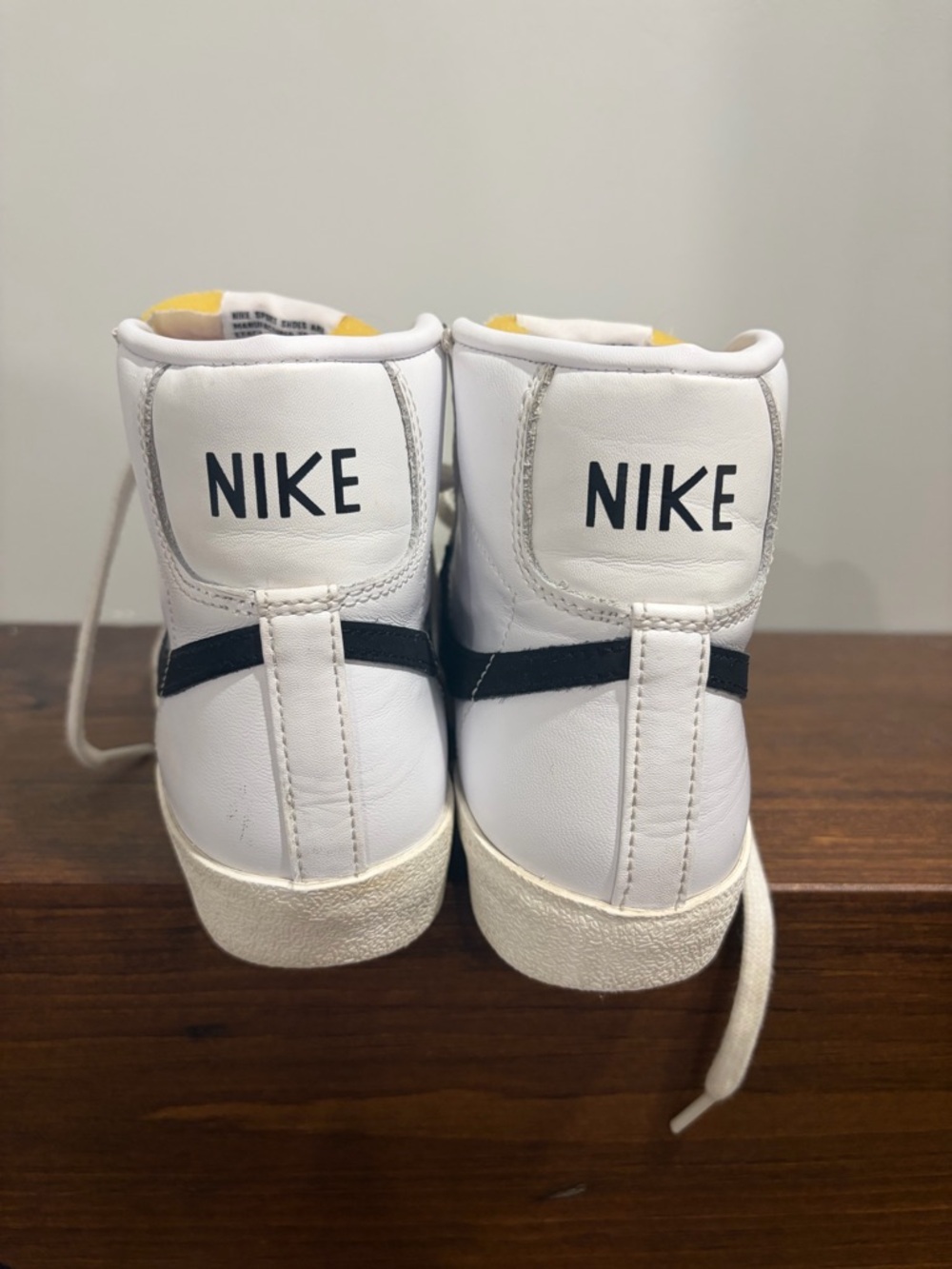 Nike Blazer Mid ‘77 - Picture 2 of 5